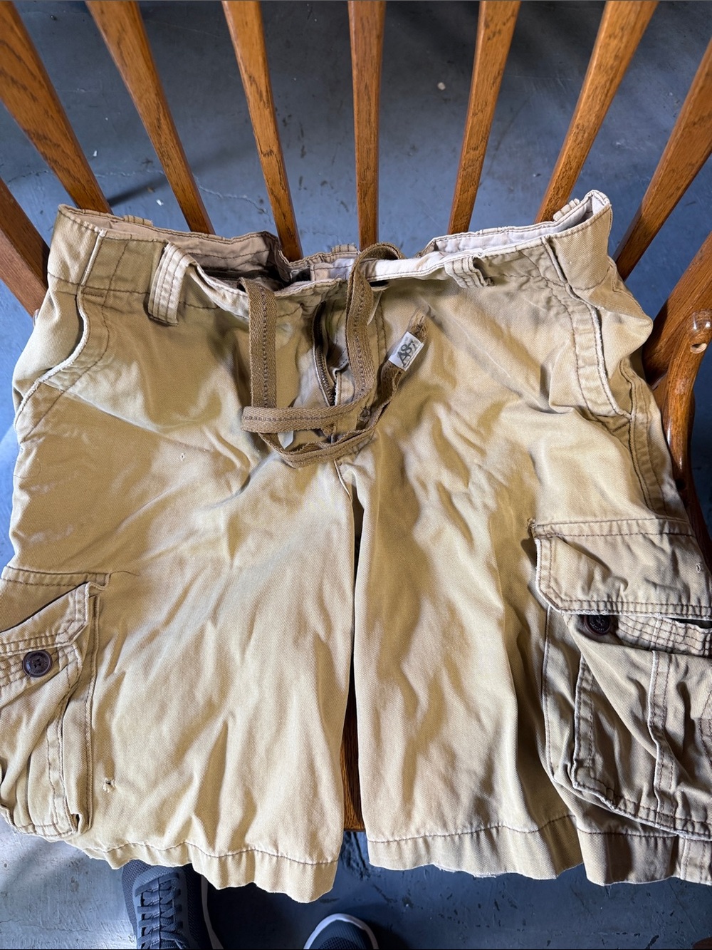 Aeropostale Men's Tan Cargo Shorts with Drawstring